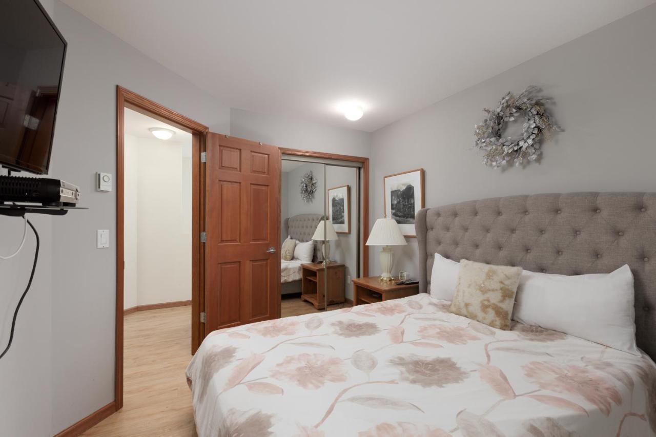 Lagoons By Cozystay Signature Whistler Ngoại thất bức ảnh