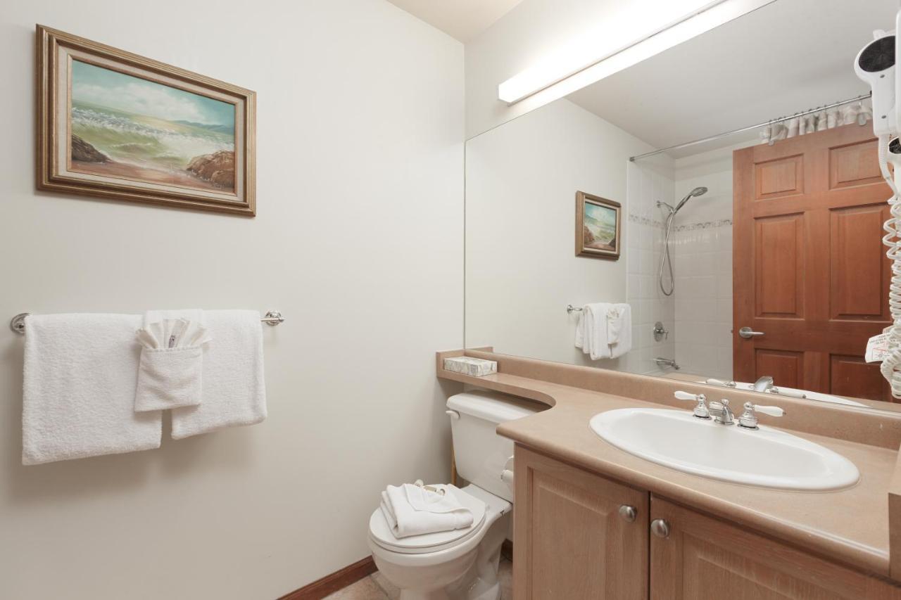 Lagoons By Cozystay Signature Whistler Ngoại thất bức ảnh